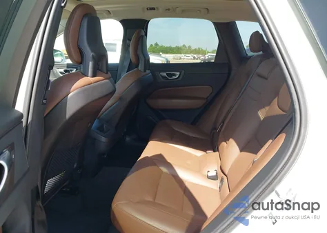 2018 Volvo Xc60 T5 from USA, damaged, VIN LYV102RK8JB074467